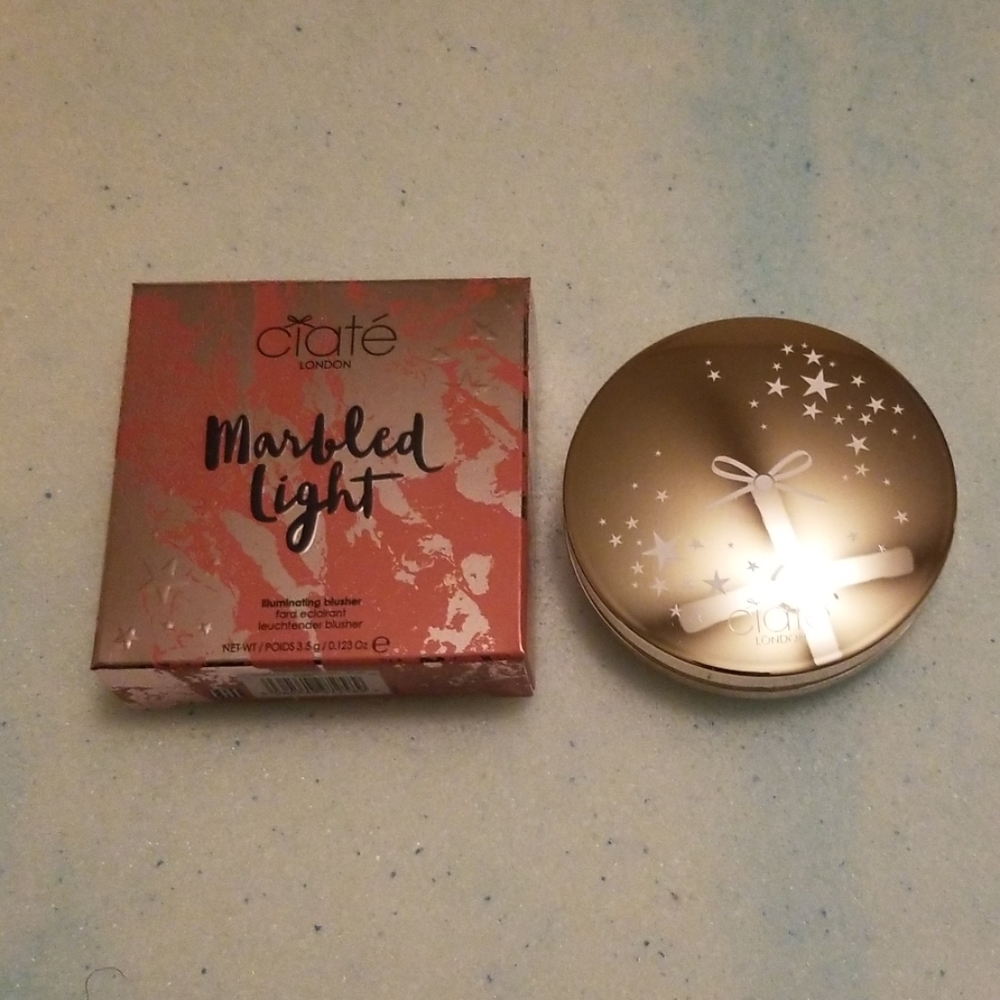 Makeup Bundle - Picture 4 of 7